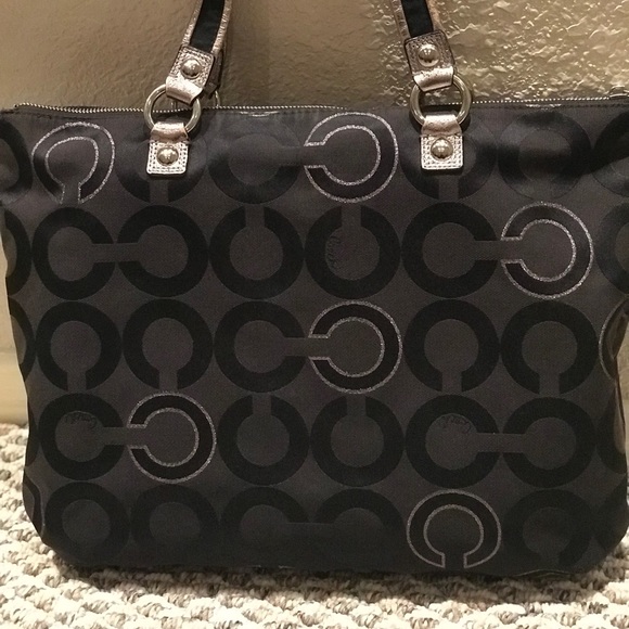 COACH BLACK SILVER POPPY OP ART GLAM TOTE - Picture 7 of 8
